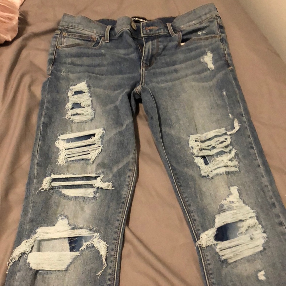 Cropped skinny mid rise with rips